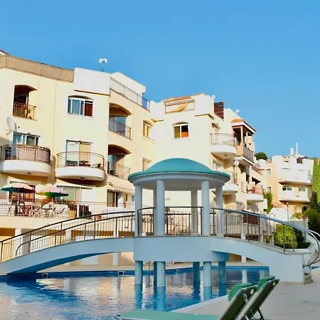 Cozy With Pool,great For Couples & Families, Center Apartment *